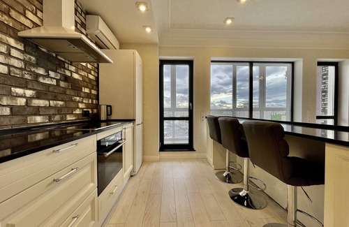 Pervomaysky District Apartment | HomeApart Peter Mstivlavets 15