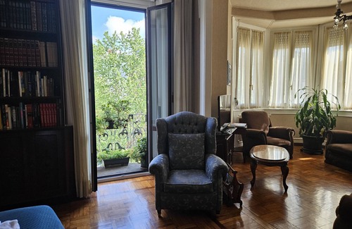 Milan Apartment | HomeGallery: modern art in a typical Milanese apartment Loreto area.