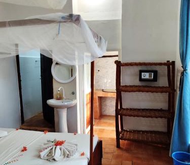 Nungwi House | HOMELAND SWAHILI LODGE Nungwi Backpacker Apartments BUDGET