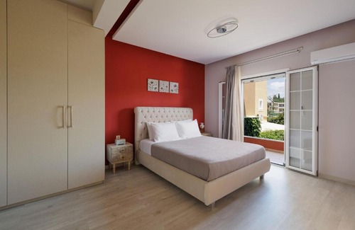 Ipsos Apartment | HOMELY 2BD APT IN DASSIA