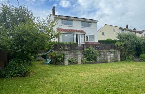 Barnstaple House | Homely 4 bed in Barnstaple