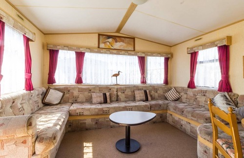 Clacton-on-Sea House | Homely 8 berth caravan for hire at St Osyth, near Clacton-on-Sea ref 28081FV