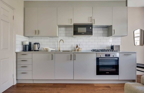 Abbey Road Apartment | Homely and Inviting St John's Wood Apartment