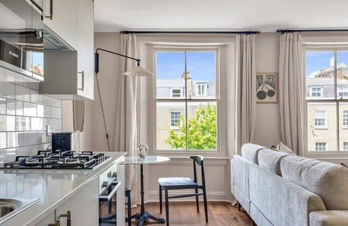 Abbey Road Apartment | Homely and Inviting St John's Wood Apartment