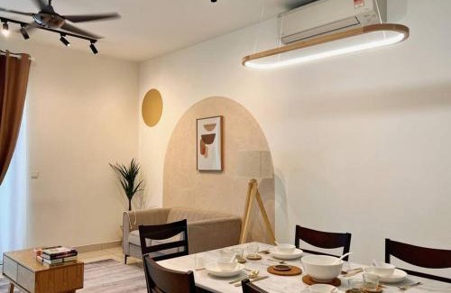 Sungai Buloh Apartment | Homely D'Sara @ Direct Link with MRT, Near Thomson Hospital & Sungai Buloh Hospital