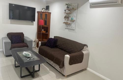 Kings Langley Villa | Homely Granny Flat, Kings Langley