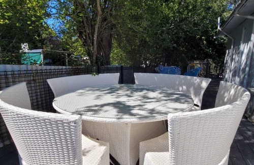Eildon House | Homely Lakeside Getaway - Pet Friendly - 20% OFF