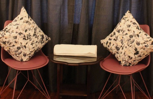 Somerset West Apartment | Homely Lodge In Great Location, 5 en-suite rooms with English Pub