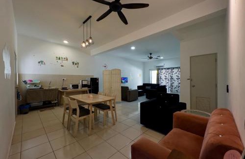 Seremban House | Homely, Master Room, Ara Impian, Seremban 2