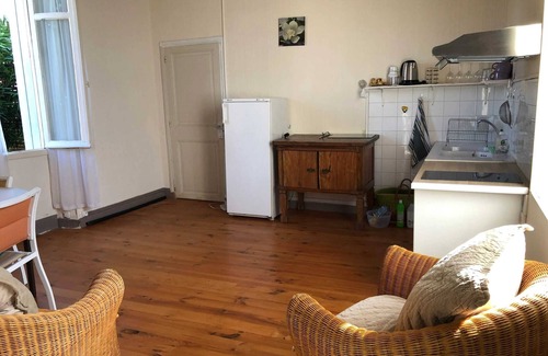 Saint-Germain-de-Lusignan House | Homerez - House in Saint-Germain-de-Lusignan
