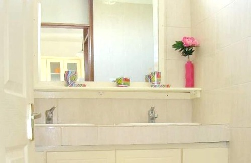 Grand-Baie Apartment | Homerez - 300 m away from the beach! Appartement for 8 ppl. with shared pool