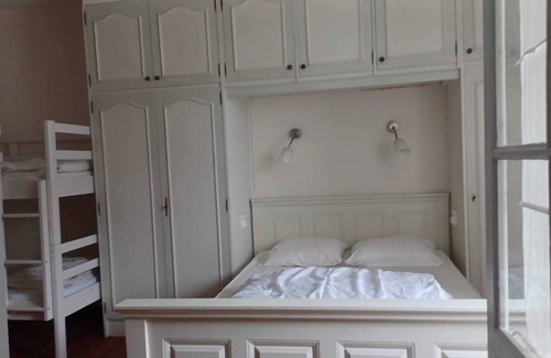 Cayeux-sur-Mer House | Homerez - 50 m away from the beach! Spacious house for 8 ppl. at Cayeux-sur-Mer