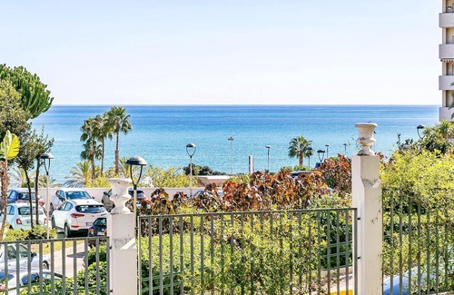 Benalmadena Costa Apartment | Homerez - 50 m away from the beach! Appartement for 4 ppl. with shared pool