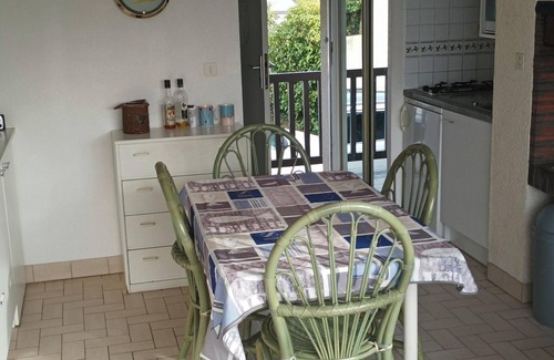 Saint-Gildas-de-Rhuys Apartment | Homerez - Apartment in Saint-Gildas-de-Rhuys
