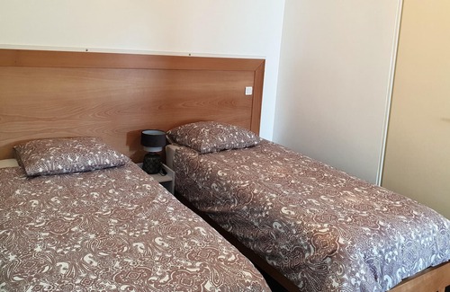 Argenteuil House | Homerez - Amazing house for 4 ppl. with terrace at Argenteuil