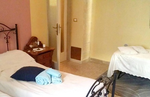 Trani Apartment | Homerez - Apartement 1 km away from the beach for 5 ppl. with sea view at Trani
