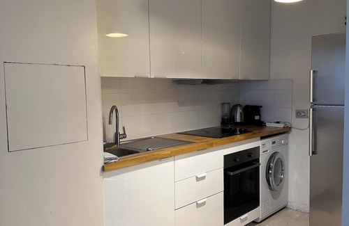 Issy-les-Moulineaux Apartment | Homerez - Apt. in Issy-les-Moulineaux