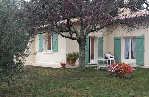 Montpezat-de-Quercy Apartment | Homerez - Apt. Montpezat-de-Quercy