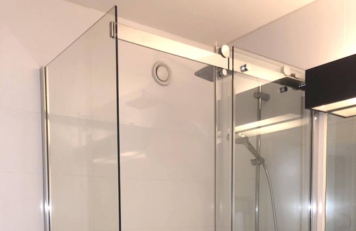 Issy-les-Moulineaux Apartment | Homerez - Beautiful apartement for 2 ppl. with terrace at Issy-les-Moulineaux