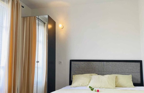 Issy-les-Moulineaux Apartment | Homerez - Beautiful apartement for 4 ppl. at Issy-les-Moulineaux