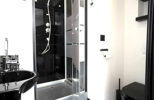 Clermont-Ferrand Apartment | Homerez - Beautiful studio for 2 ppl. at Clermont-Ferrand