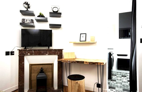 Clermont-Ferrand Apartment | Homerez - Beautiful studio for 2 ppl. at Clermont-Ferrand