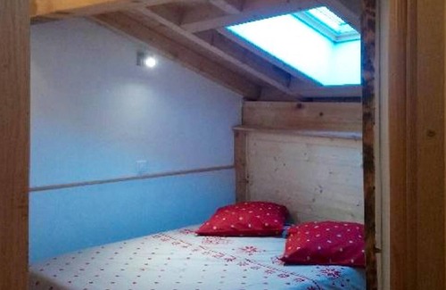 Praranger Ski Chalet | Homerez - Beautiful chalet for 4 ppl. with balcony at Les Belleville