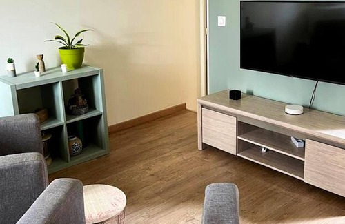 Stains Apartment | Homerez - Beautiful apartement for 2 ppl. at Stains