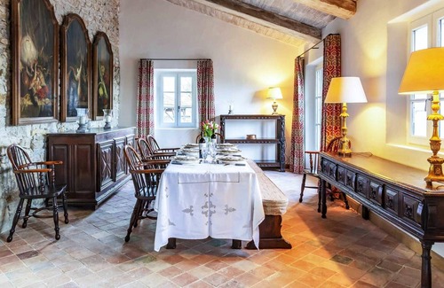 Cahors Villa | Homerez - Big villa for 12 ppl. with swimming-pool and terrace at Cahors