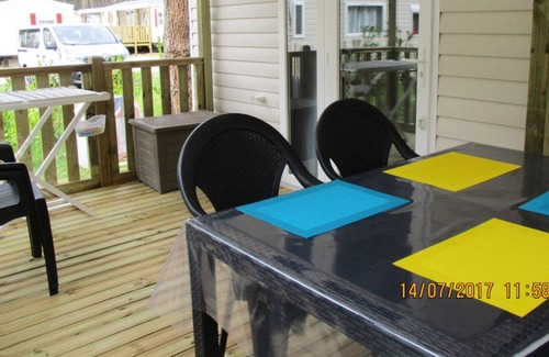 Saint-Julien-en-Born House | Homerez - Bungalow 5 km away from the beach for 4 ppl. with shared pool