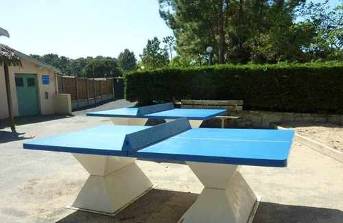 Saint-Jean-de-Monts House | Homerez - Bungalow 1 km away from the beach for 4 ppl. with shared pool