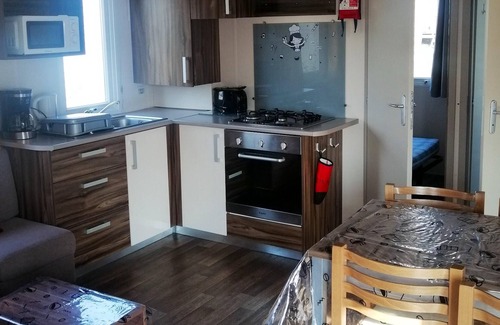 Onzain House | Homerez - Bungalow for 4 ppl. with shared pool and terrace at Veuzain-sur-Loire