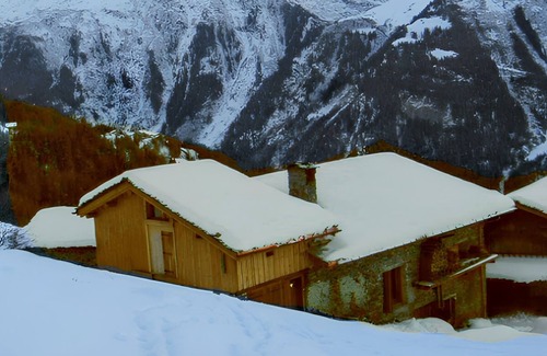 Sainte-Foy-Tarentaise Ski Chalet | Homerez - Chalet in Sainte-Foy-Tarentaise