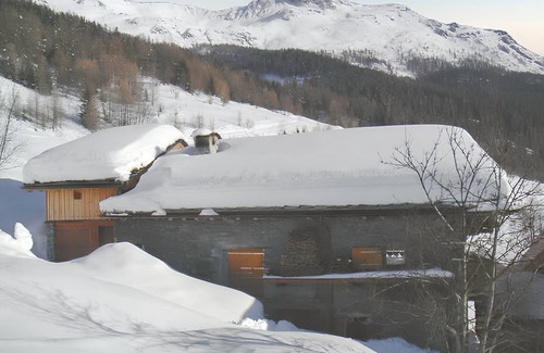 Sainte-Foy-Tarentaise Ski Chalet | Homerez - Chalet in Sainte-Foy-Tarentaise