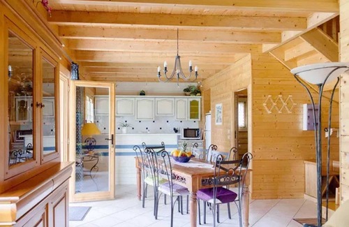 Sarlat-la-Caneda Ski Chalet | Homerez - Chalet in Sarlat-la-Canéda