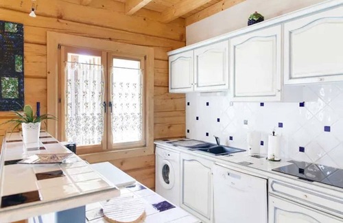 Sarlat-la-Caneda Ski Chalet | Homerez - Chalet in Sarlat-la-Canéda