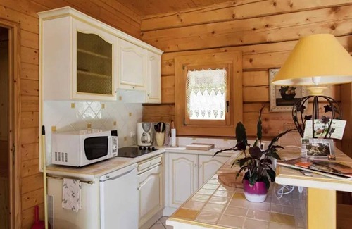 Sarlat-la-Caneda Ski Chalet | Homerez - Chalet in Sarlat-la-Canéda