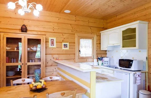 Sarlat-la-Caneda Ski Chalet | Homerez - Chalet in Sarlat-la-Canéda