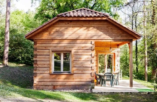Sarlat-la-Caneda Ski Chalet | Homerez - Chalet in Sarlat-la-Canéda