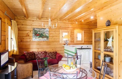 Sarlat-la-Caneda Ski Chalet | Homerez - Chalet in Sarlat-la-Canéda