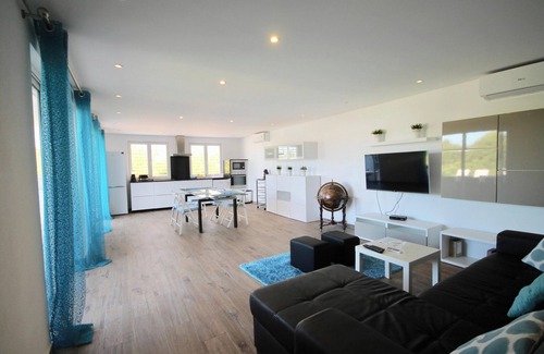 Faro House | Homerez - Charming 125 m² House in Faro with Pool