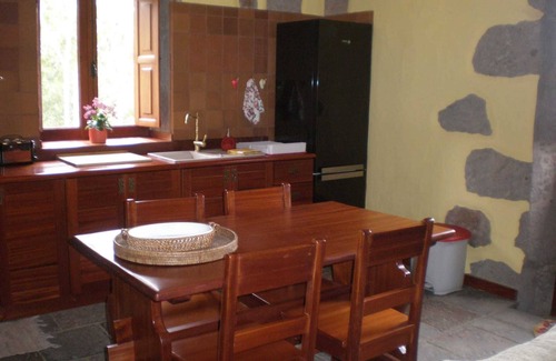 Teror House | Homerez - Charming house in La Peña with terrace and air conditioning