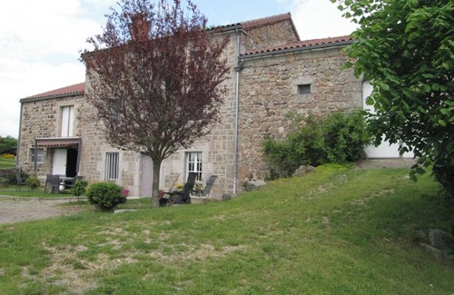 Cubelles House | Homerez - Charming House in Cubelles with Mountain View