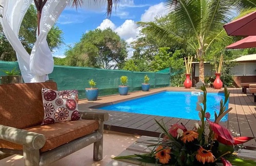 Albion House | Homerez - Charming House in Albion with Shared Pool