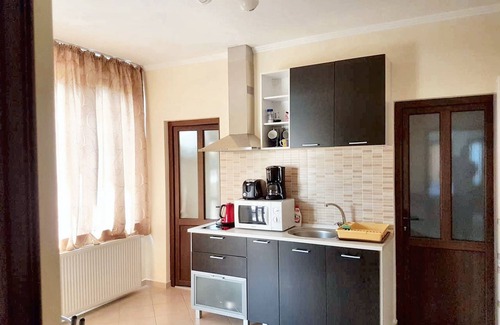 Brasov House | Homerez - Charming House in Săcele with Garden View + BBQ