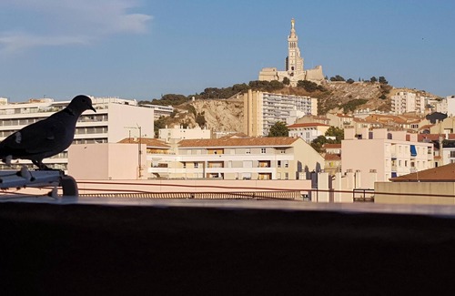 Saint-Lambert Apartment | Homerez - Charming studio with sea view in Marseille