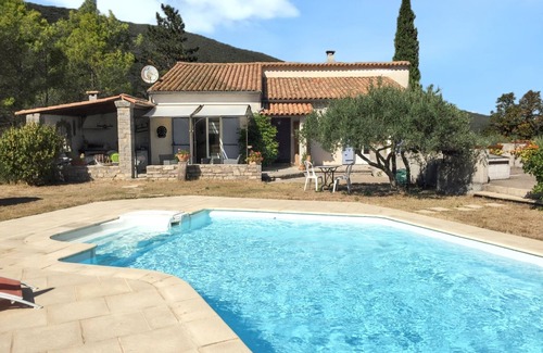 Pompignan Villa | Homerez - Charming Villa in Pompignan with Pool and Garden
