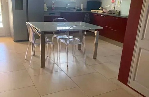 La Tour-d'Aigues Villa | Homerez - Cosy villa La Tour-d'Aigues
