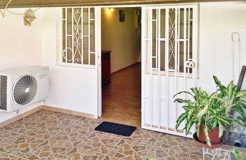 Cayenne House | Homerez - House 4 km away from the beach for 2 ppl. with garden at Cayenne