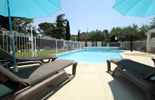 Suze-la-Rousse House | Homerez - House in Suze-la-Rousse